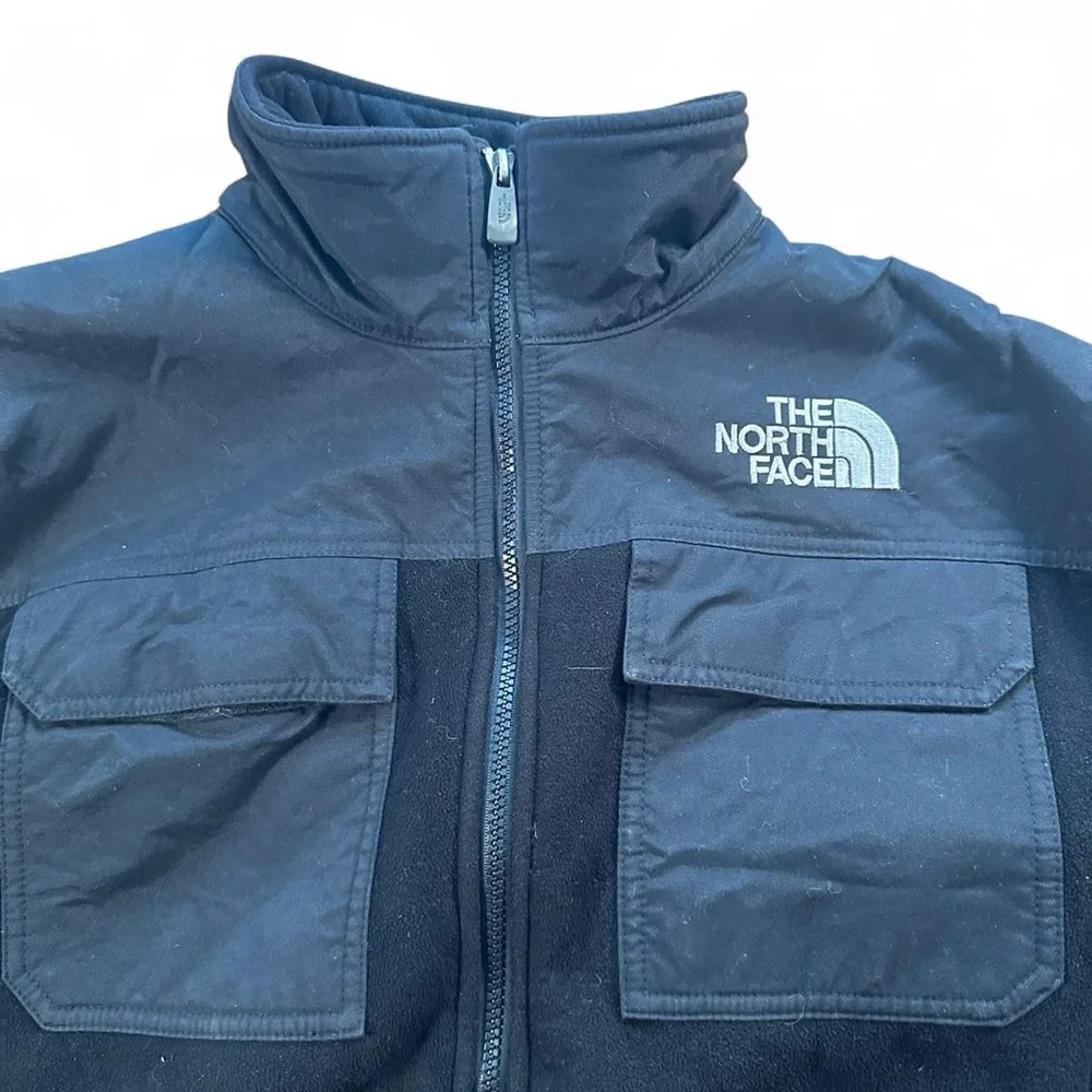 The North Face Men’s Black Salinas Zip Up Winter‎ Jacket Size Medium